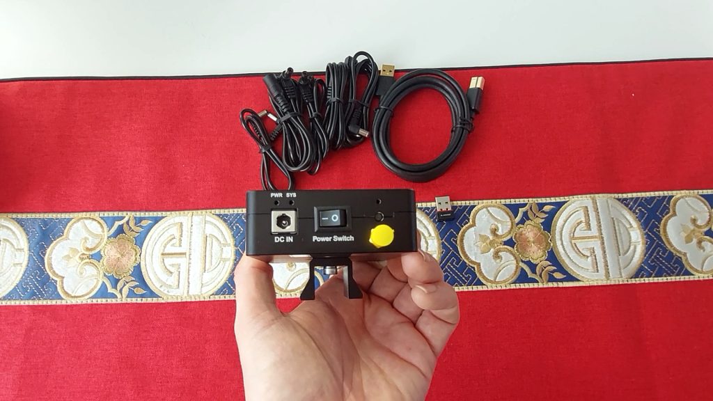 StellaVita 本体と付属ケーブル